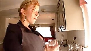 Milf Sara BubbleButt