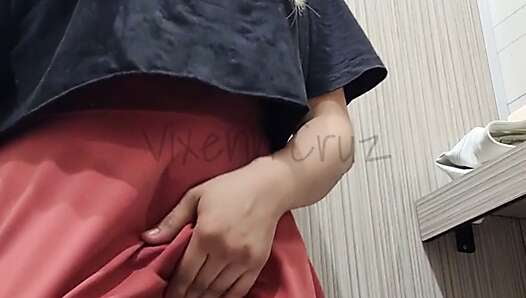 Pinay Viral Fingering at the Public Restroom – SM Mall